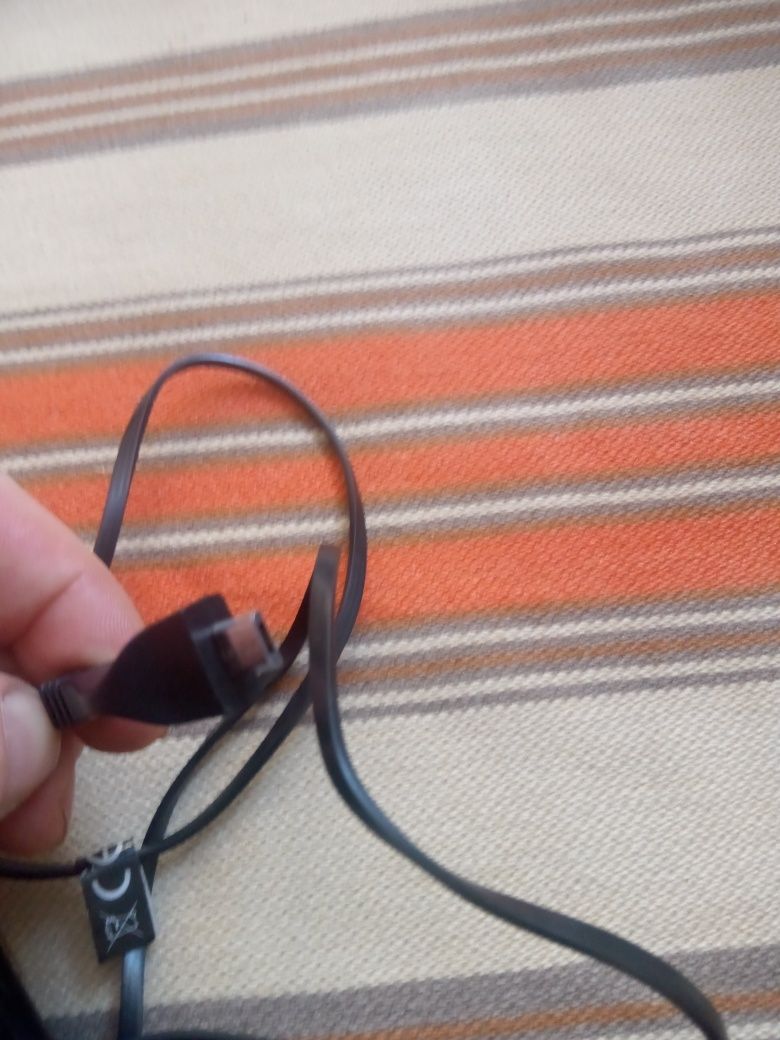 Ładowarka samochodowa USB z kabelkiem do telefonów