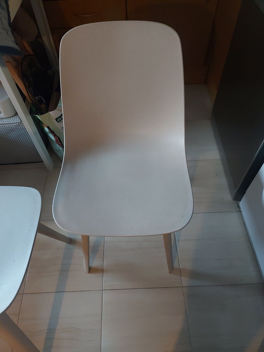 Par de Cadeiras ergonomicas em resina do IKEA (como novas)