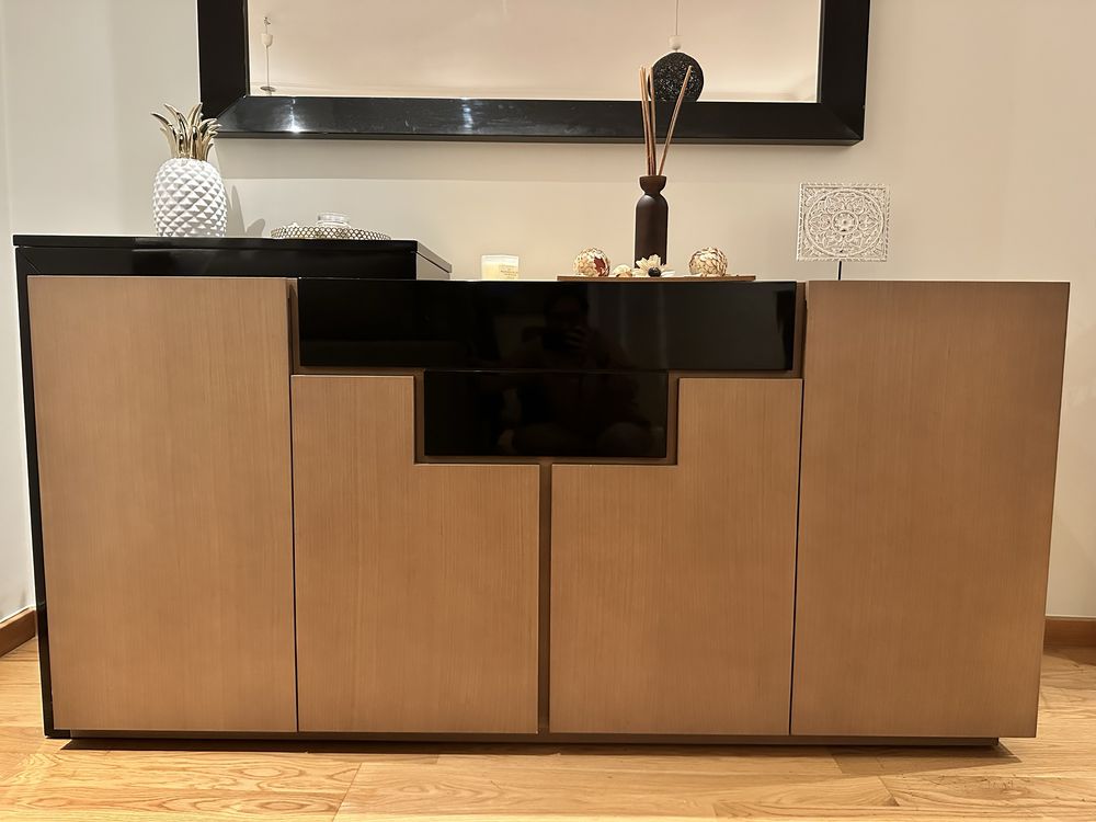 Conjunto sala (mesa, movel tv, aparador, espelho)