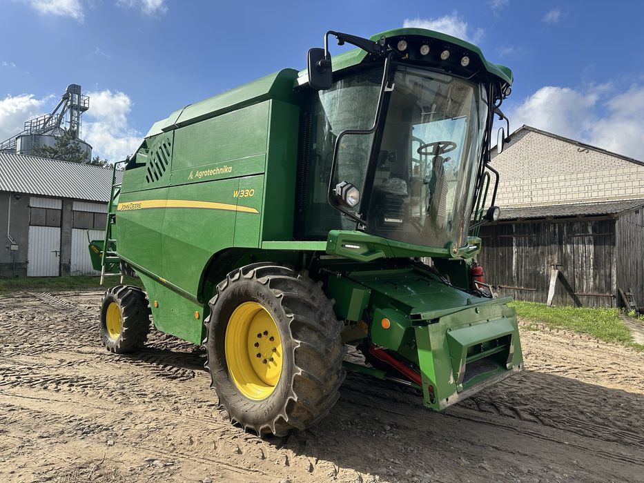 Комбайн John Deere W330