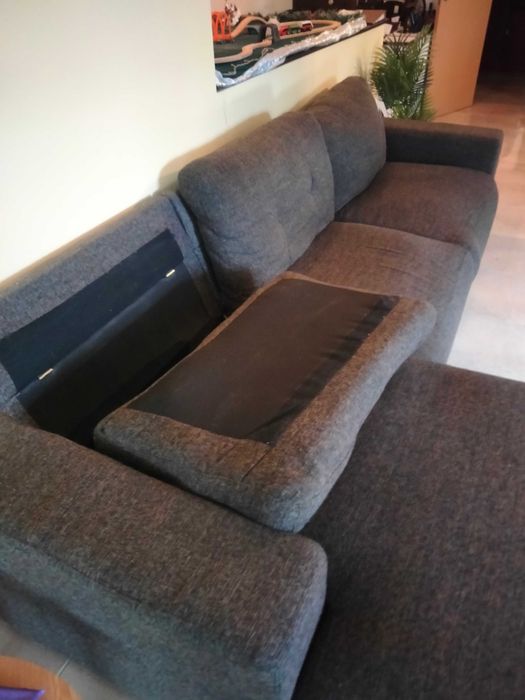 Sofá  e Mesa de Centro