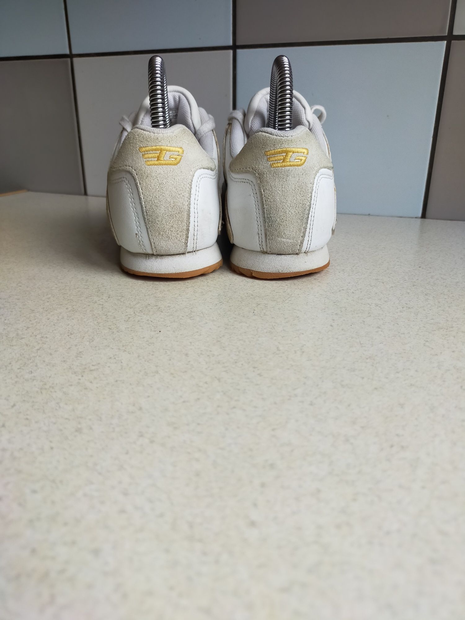 Buty sportowe sneakersy Golddigga 37 skórzane