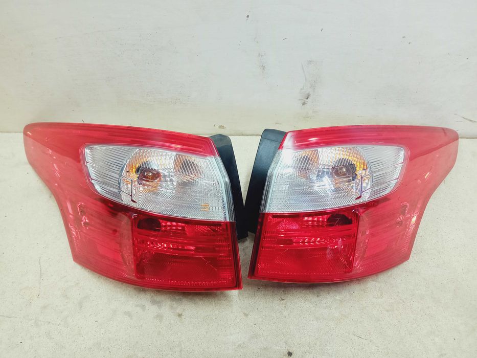 Ford Focus 3 III kombi lampa tył tylna prawa lewa oryginał demontaż