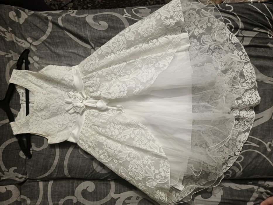 Святкова сукня для дівчинки