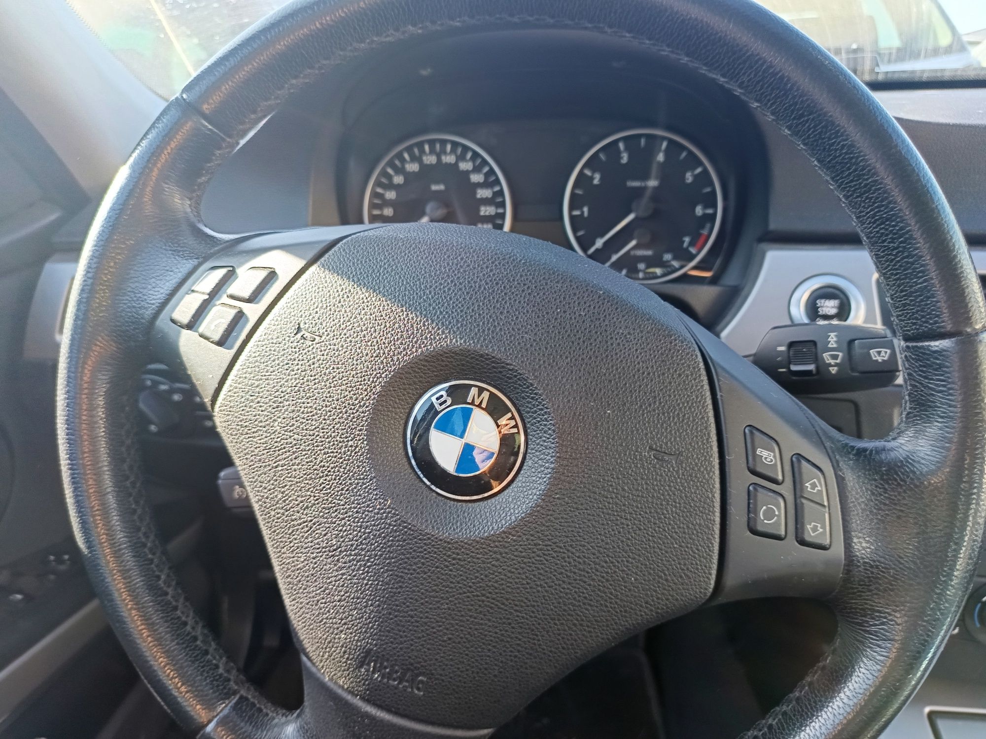 Samochód BMW SERII 3 E90