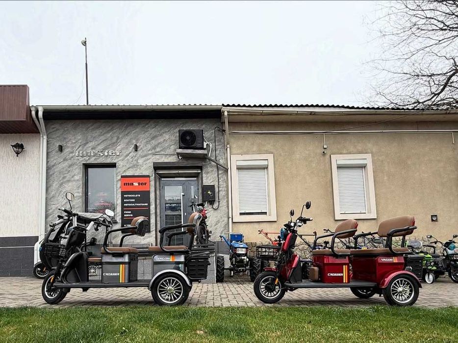 Электроскутер Crosser Vagon трицикл 3-х местный 800W/20A черный 2025
