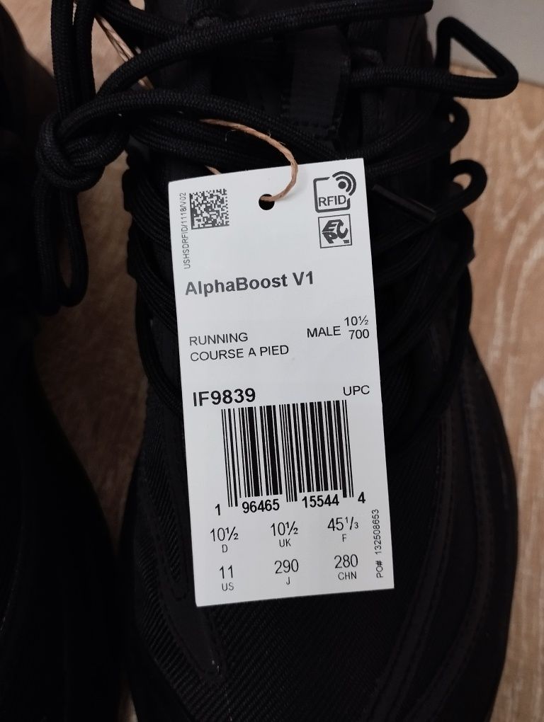 Чоловічі кросівки від Adidas, модель AlphaBoost V1, р.45.5, ОРИГІНАЛ