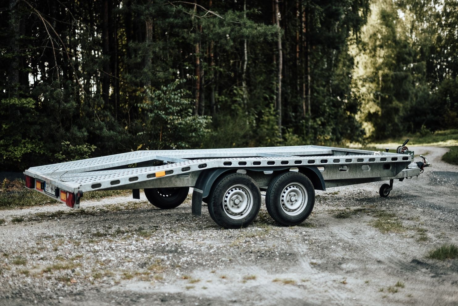 Wypożyczalnia przyczep, lawet, busów 9 osobowych, busów towarowych,
