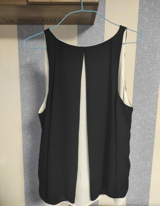 Чорна блуза жіноча з білим