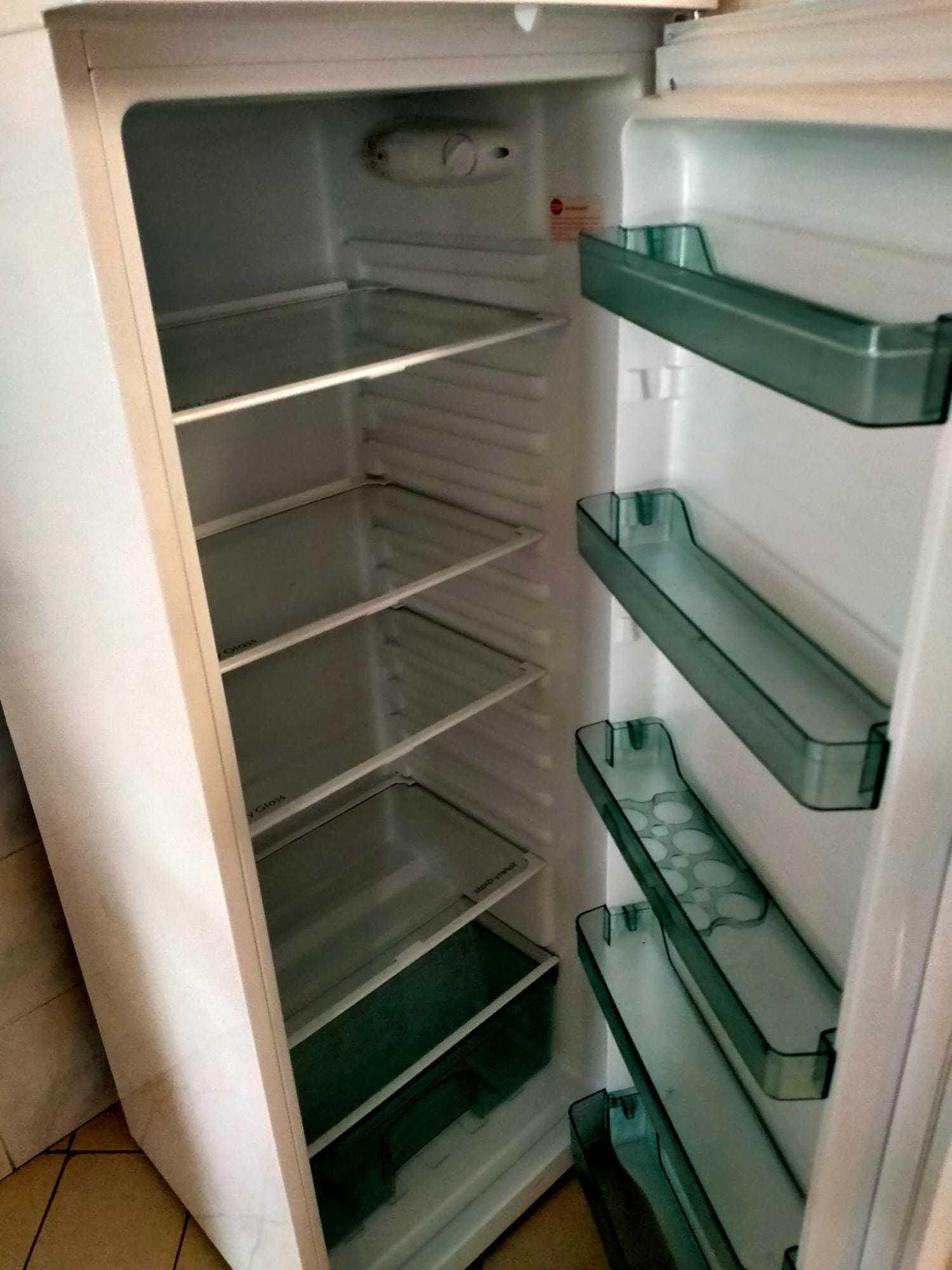 Lodówka firmy OK.