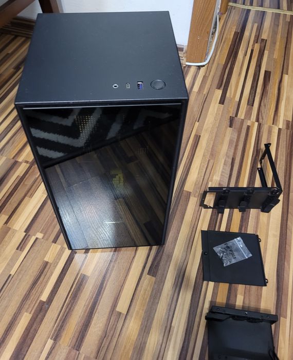 komputer w doskonałej, drogiej obudowie NZXT h1