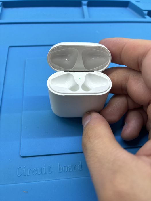 Etui Case Ladujace do Sluchawek Air Pods 2 A1602