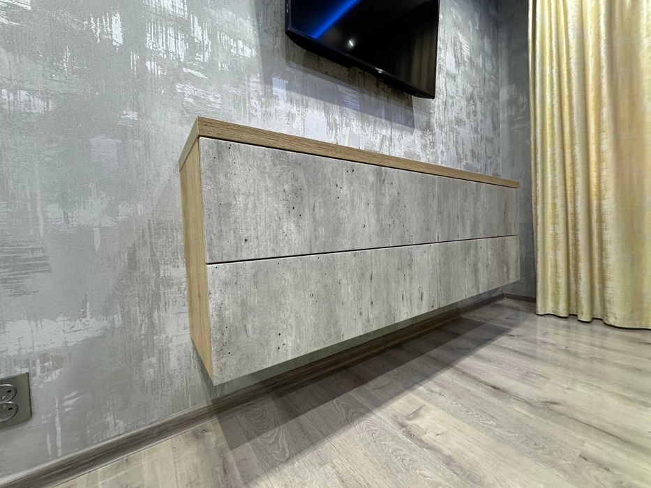 Меблі в спальню (кровать, шкаф купе, тумби, комод)