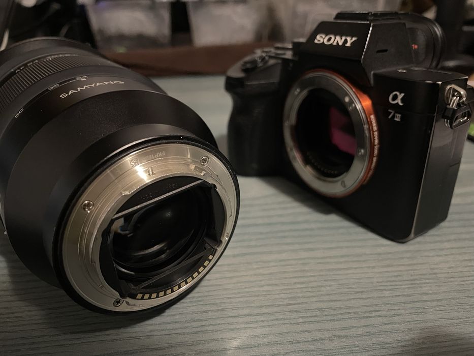 Aparat Sony a7 III + obiektyw 24-70 2.8FE SAMYANG + 5 baterii + 2 SD