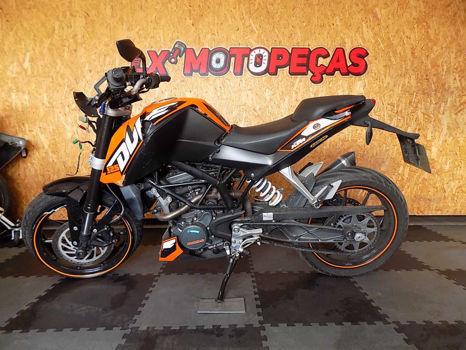 KTM Duke 125 ano 2012 para vender por peças.