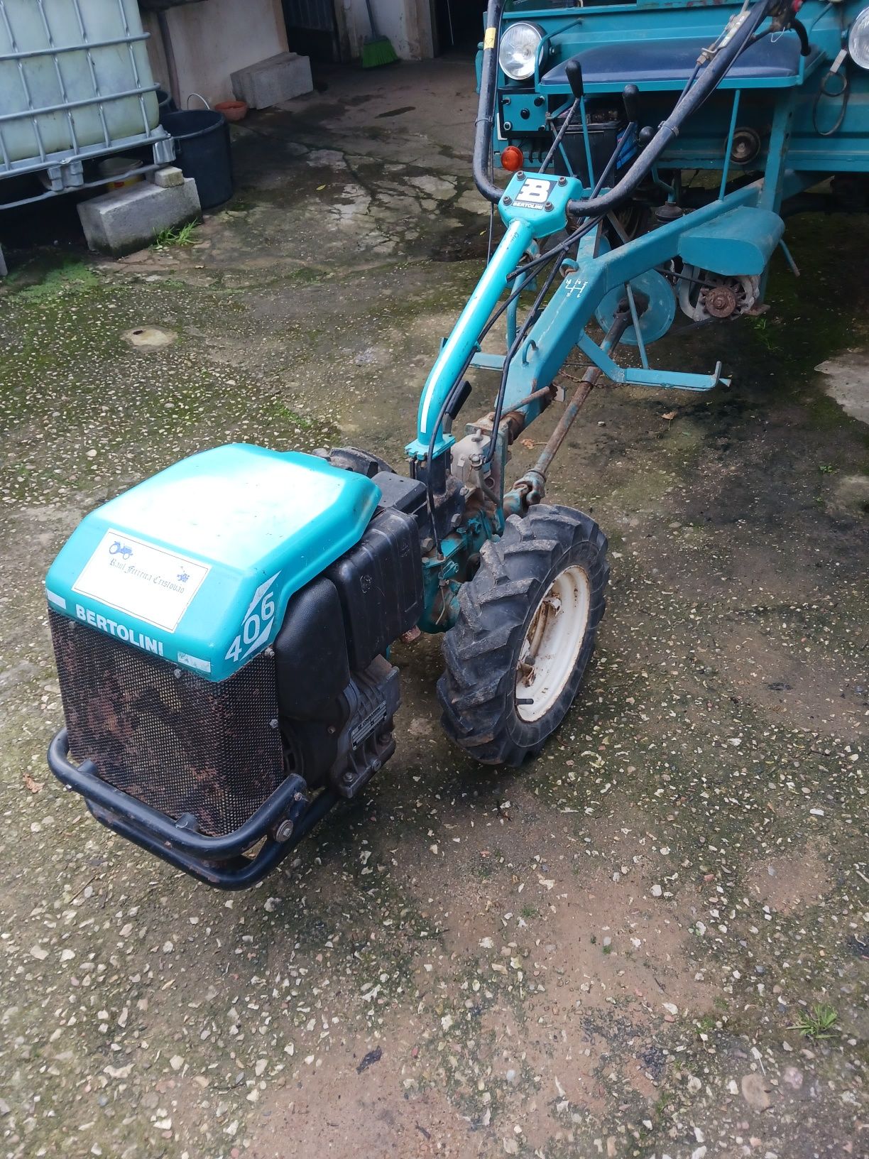 Vendo trator Agrícola