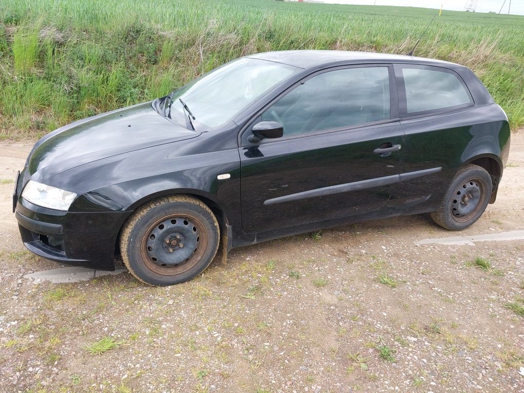 Fiat stilo 3d 1.6 16v na części maska  drzwi klapa grill kolor 601