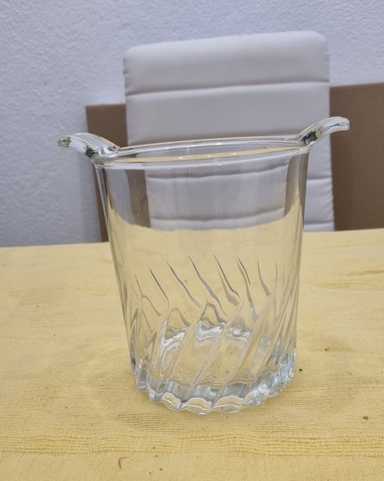 Balde de Gelo medidas nas fotos