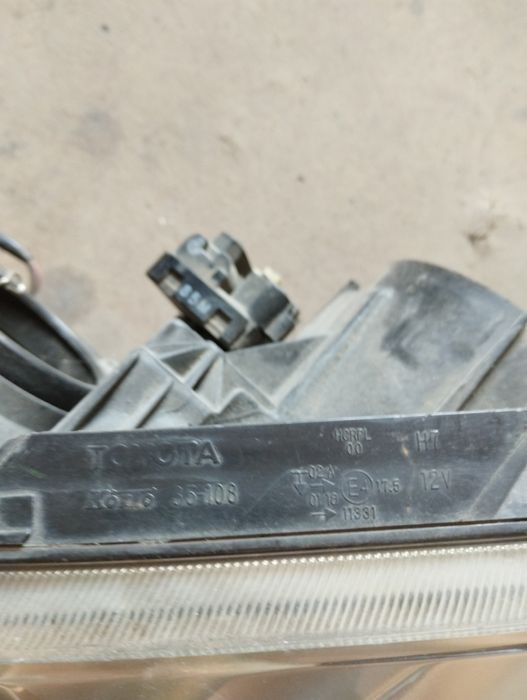 Фара Тойота Авенсис Т25 , левая