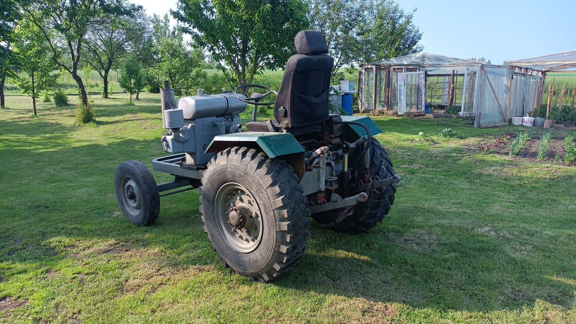Traktor SAM Andoria S320