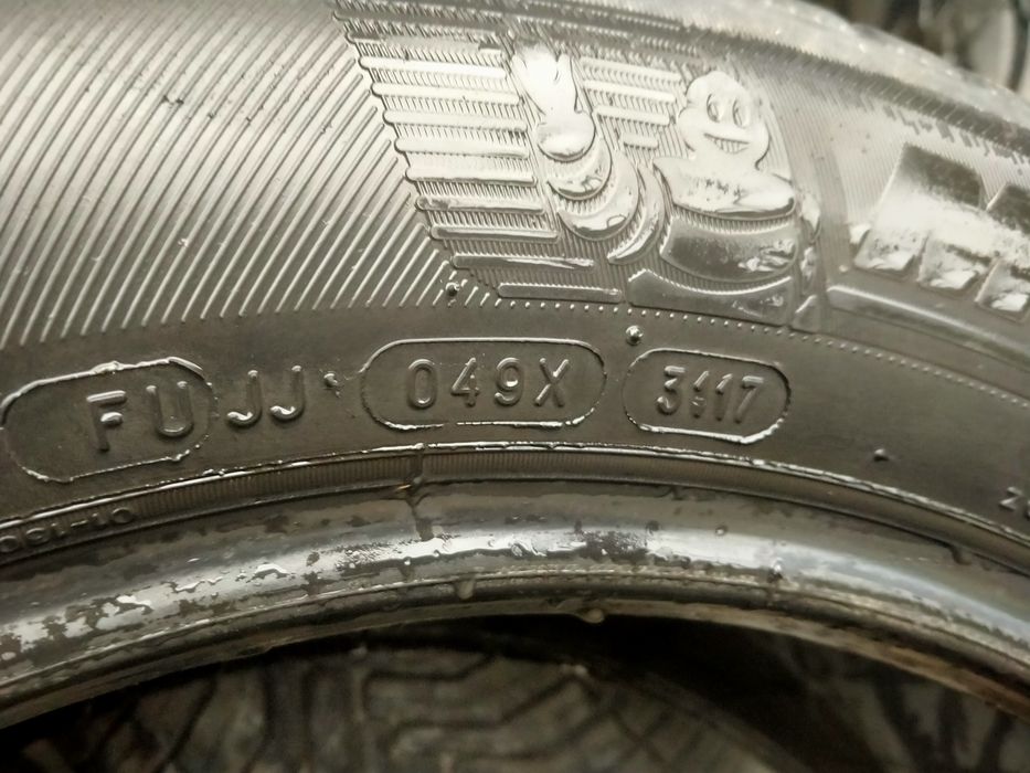 Opony całoroczne 235/55/17