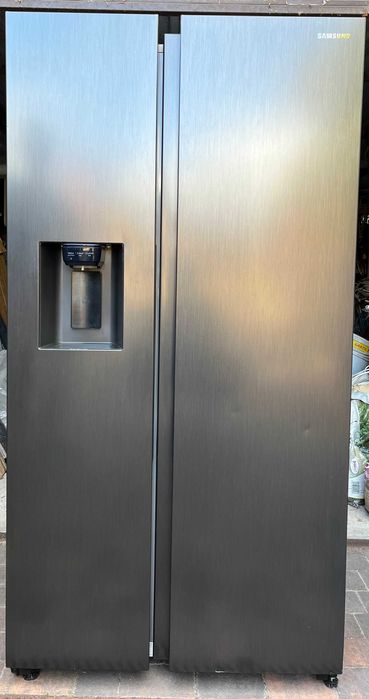 Lodówka Samsung RS6GA8521B1 - dozownik wody, lodu i kruszonego lodu