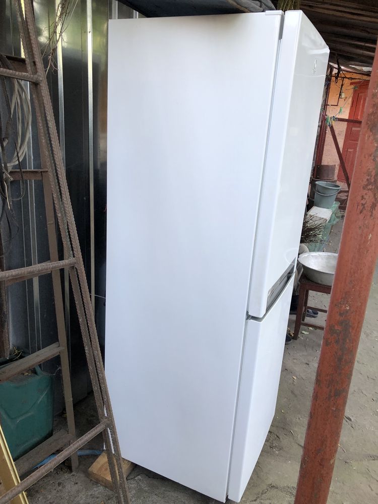 Холодильник INDESIT