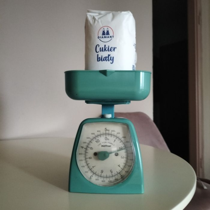 Waga kuchenna. . PRL