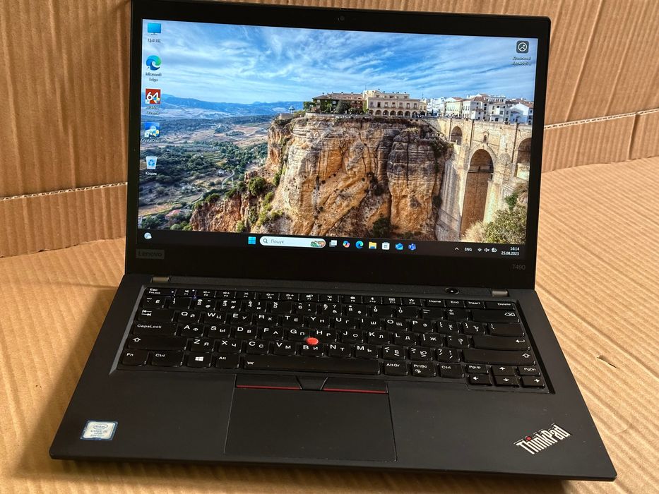 Ноутбук Lenovo ThinkPad T490 б/у, RAM 8Gb, NVMe 256Gb.