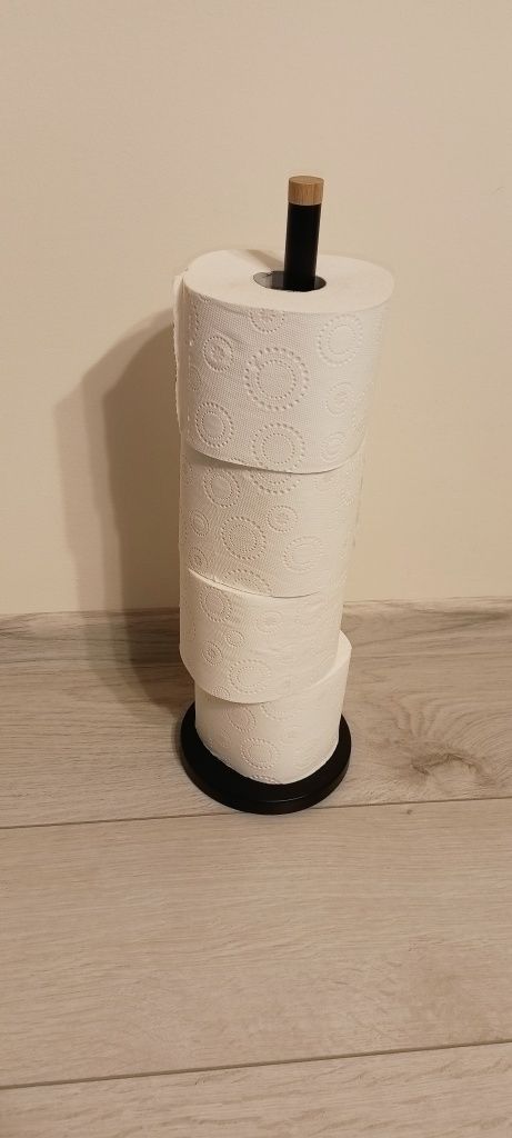 Stojak na papier toaletowy
