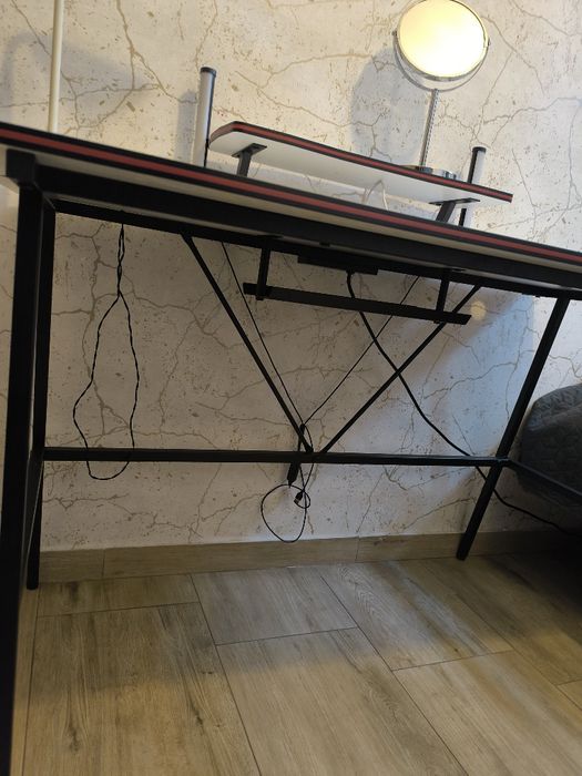 Biurko STIG - biały karbon, PATRZ OPIS