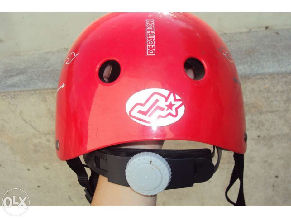 Capacete vermelho com ajustador (48-52cm) - Decathlon