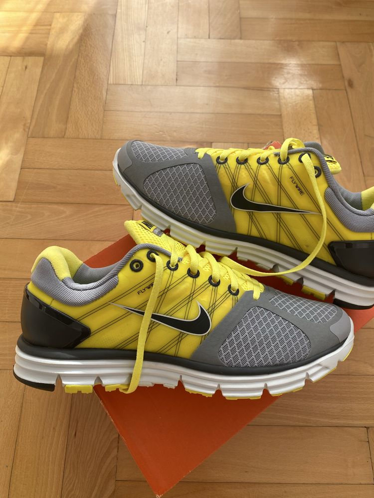 nike lunarglide+ 2 z roku 2010 us9 nowe biegówki