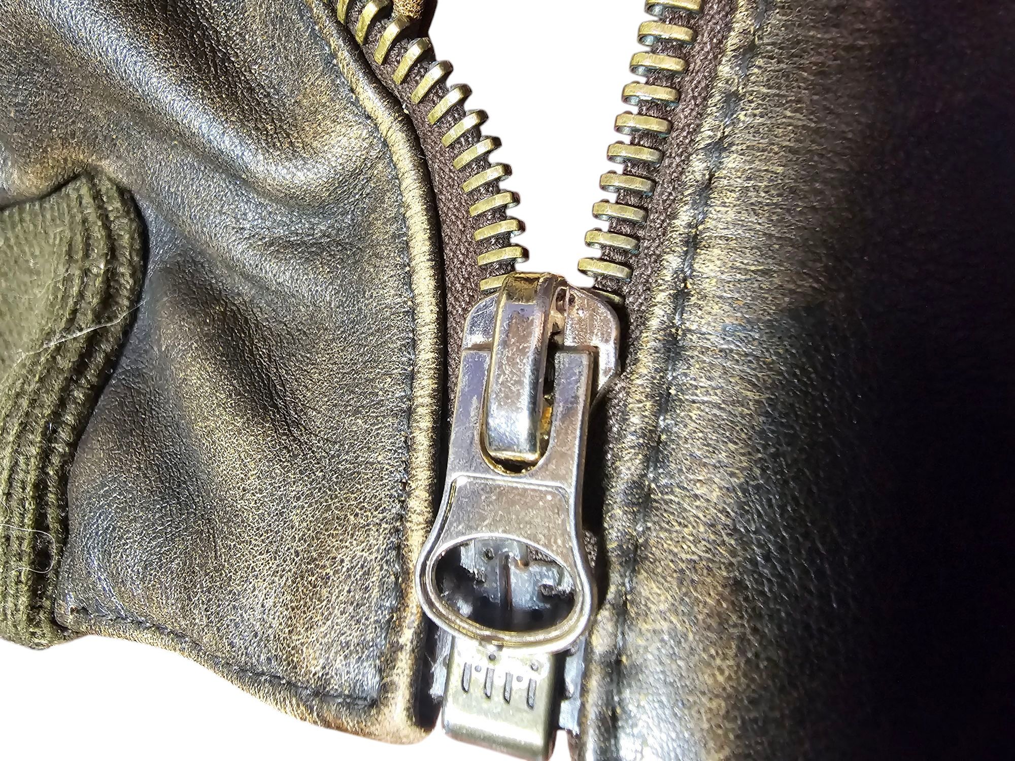 Hugo Boss ,куртка пилот,авиатор,милитари ,кожа,54 размер.
