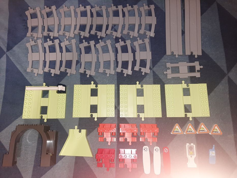 Розпродаж нових деталей до залізниці Лего Дупло. Оригінал