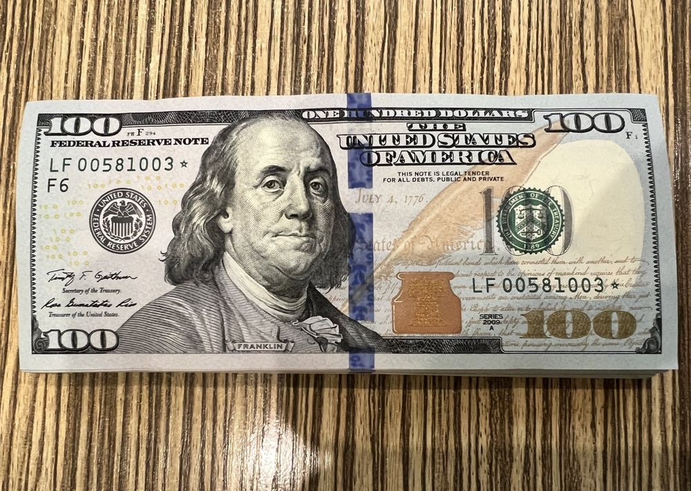 Банкнота 100$