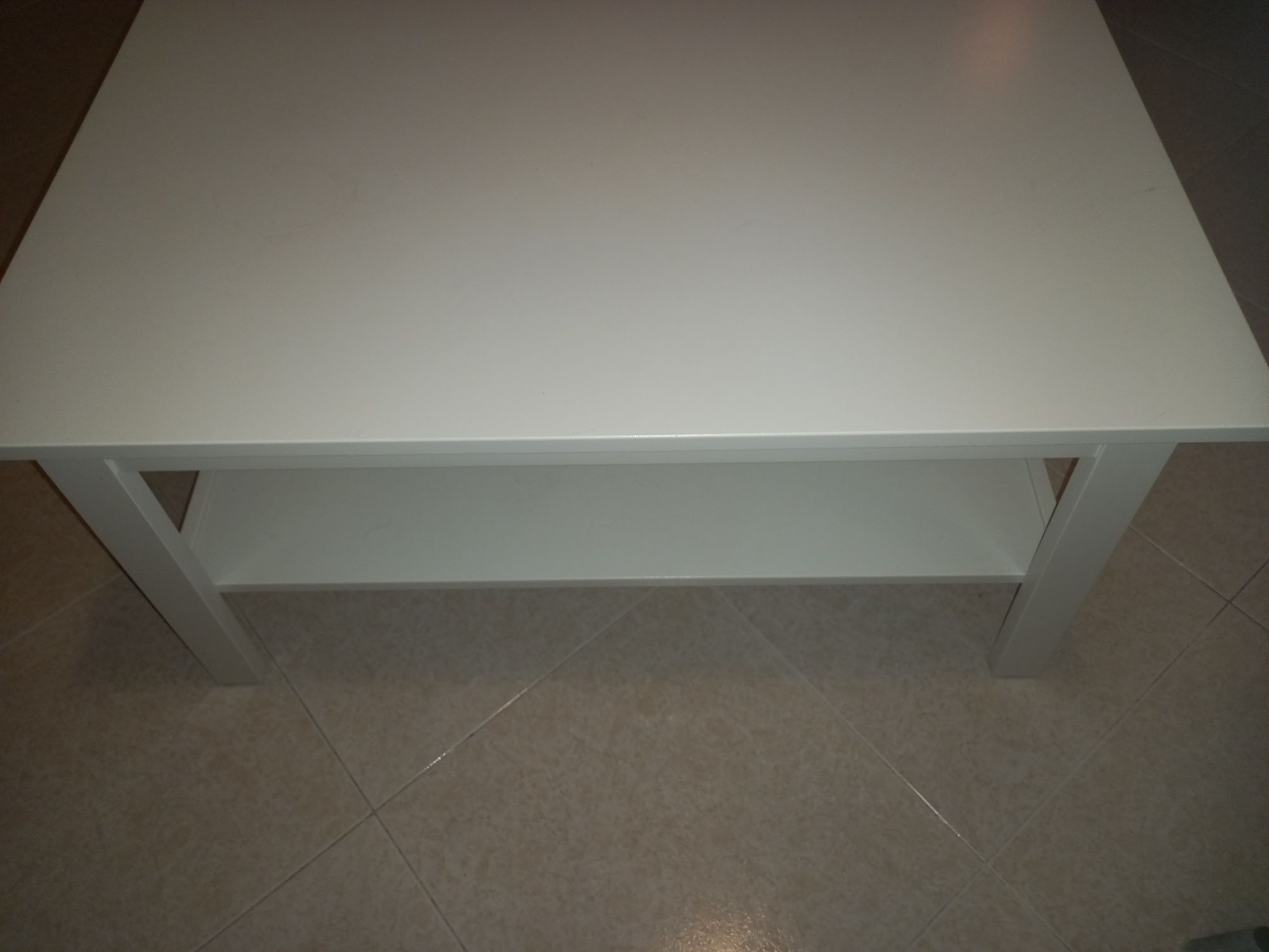Mesa  nova de madeira maciça