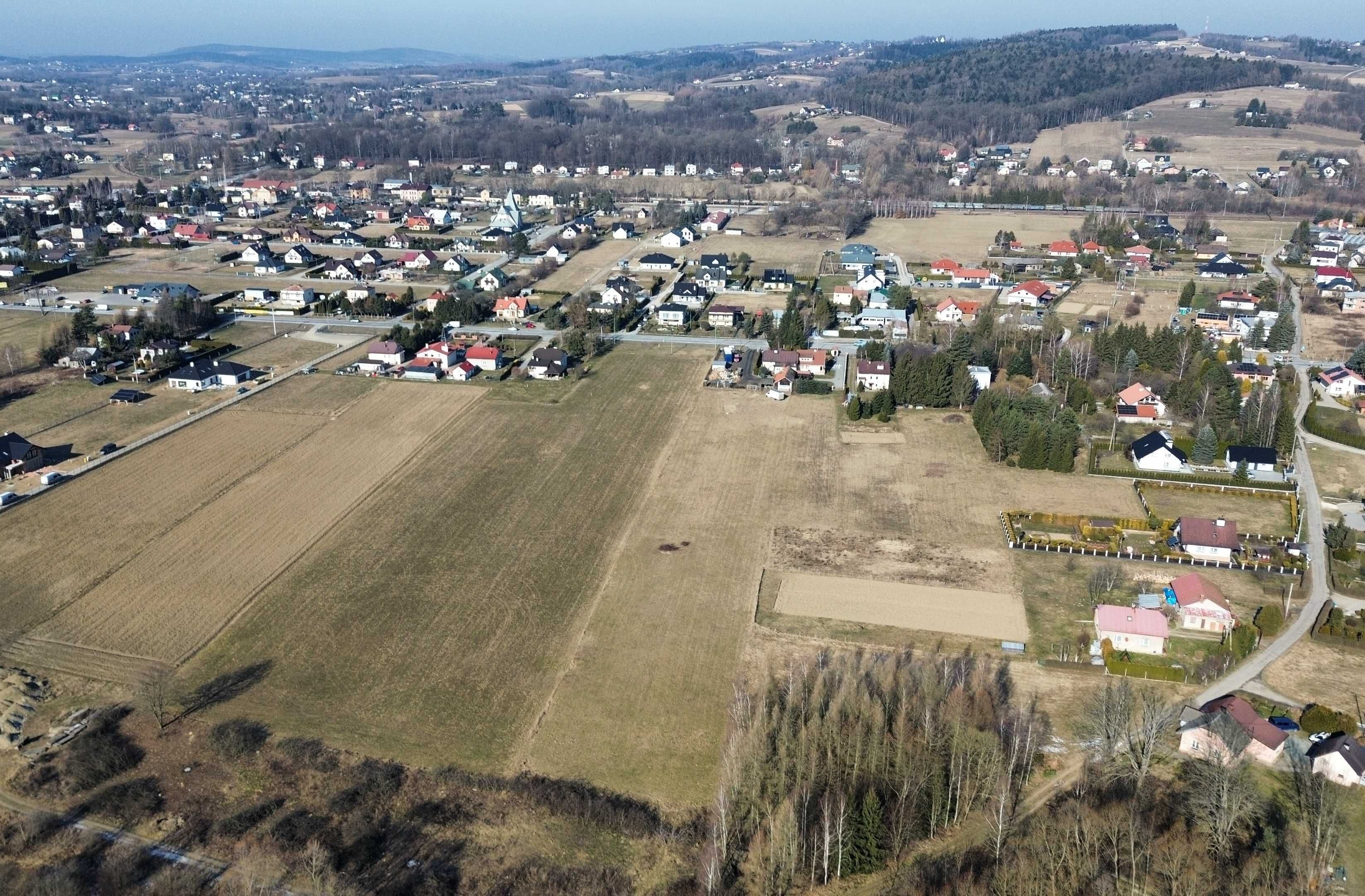 Sprzedam działkę budowlaną w Gorlicach przy drodze krajowej 28.