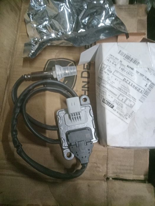 John Deere czujnik sonda spalin NOX DZ110621 NOWY ORYGINALNY