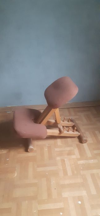 Klękosiad klęcznik ergonomiczny