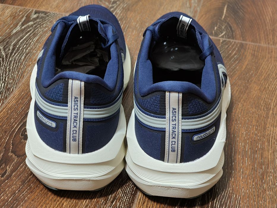 Оригінал 100% чоловічі кросівки asics novablast 5  eur 48