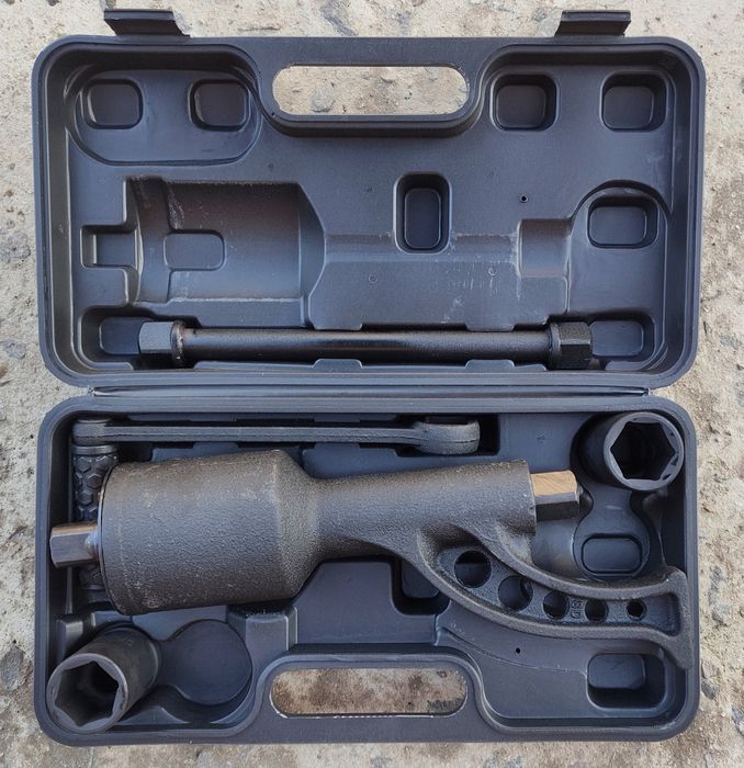 Ключ балонний редукторний м'ясорубка 32 33 вантажний роторний колісний