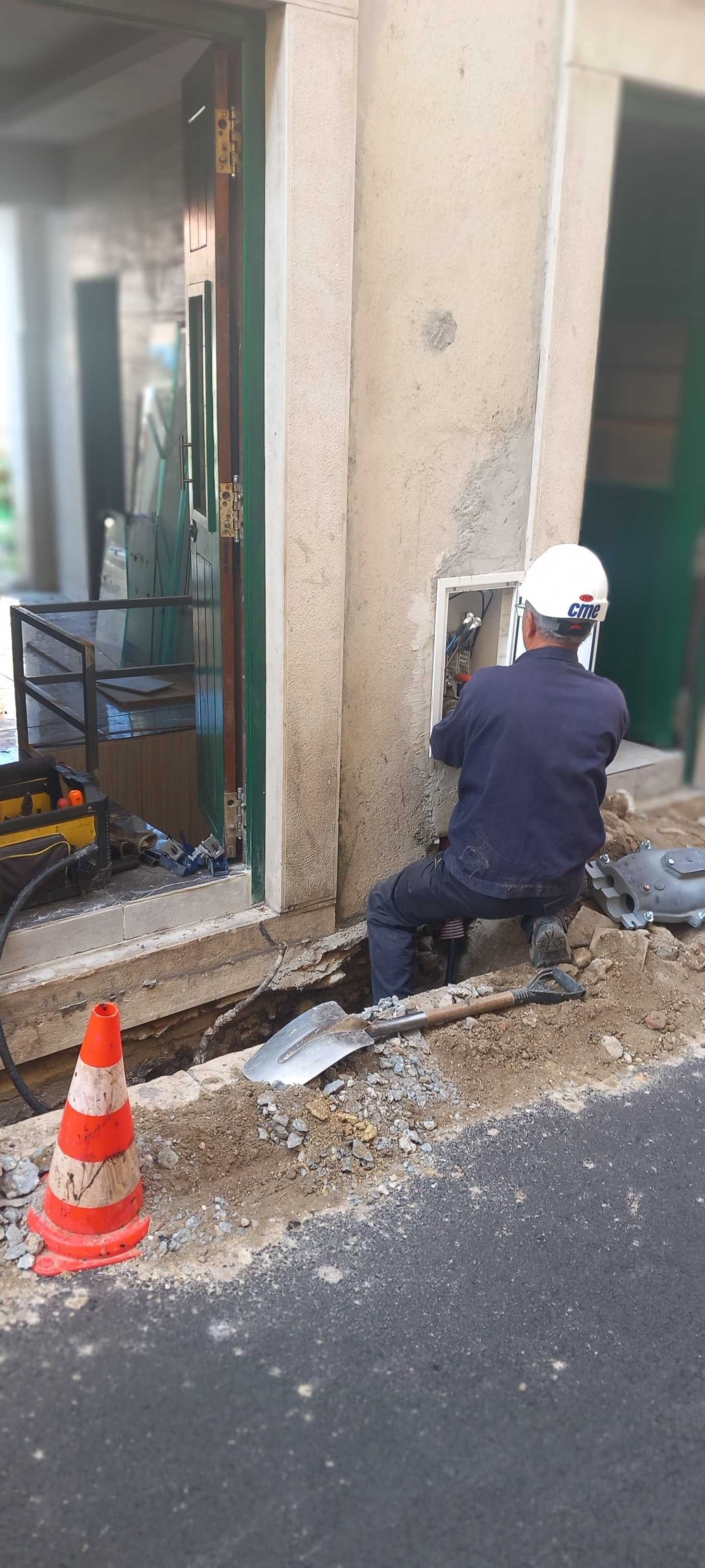 Electricista Credenciado Técnico Certificado  DGEG Em Electricidade