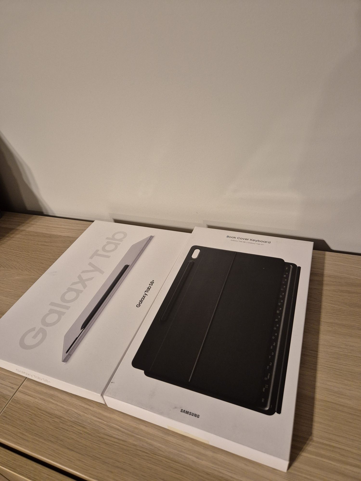Samsung Tab S8+ plus  + Samsung Book Cover Keyboard