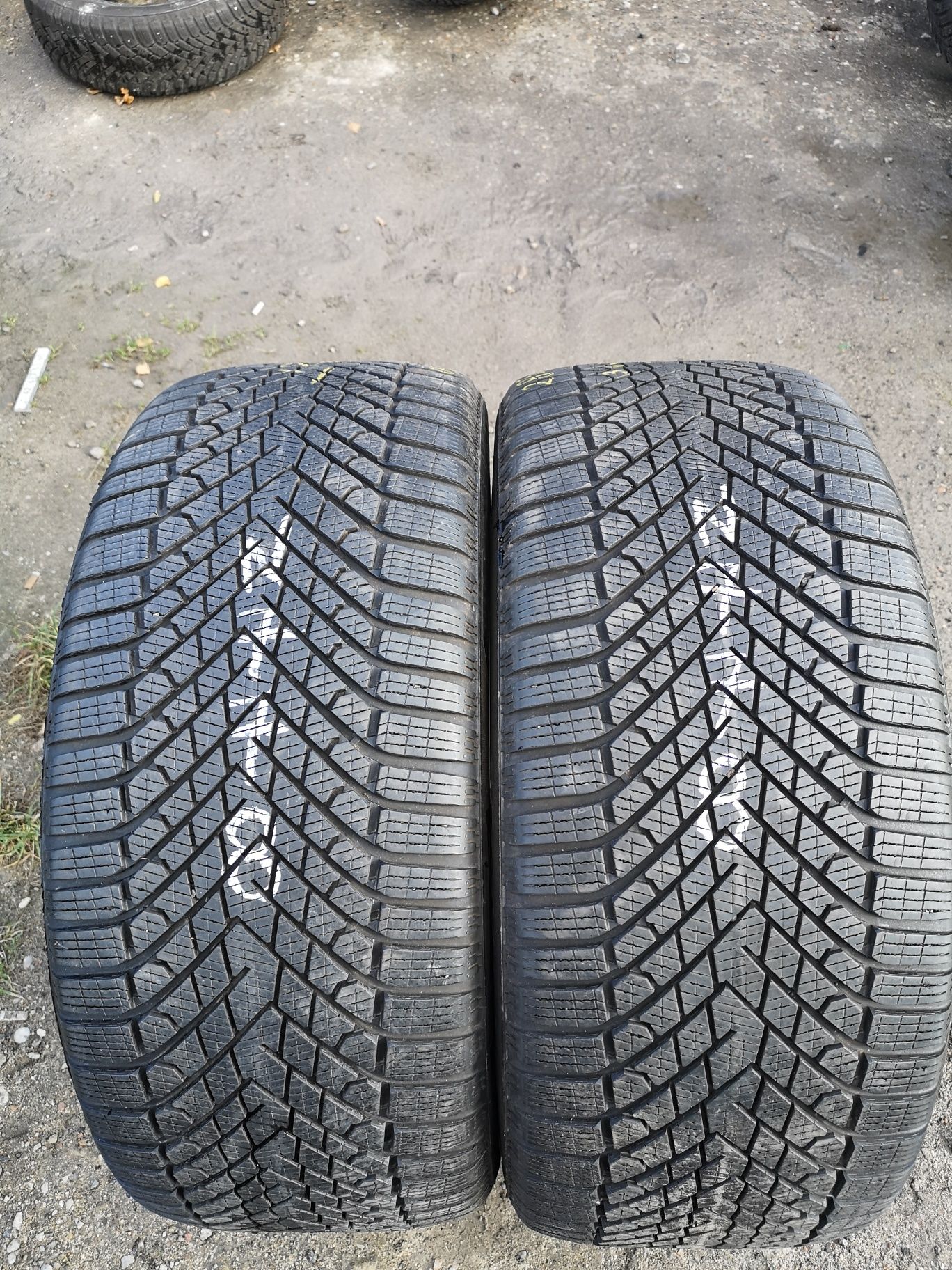 Opony zimowe 285/45/20 Pirelli 2szt 8mm 2022r