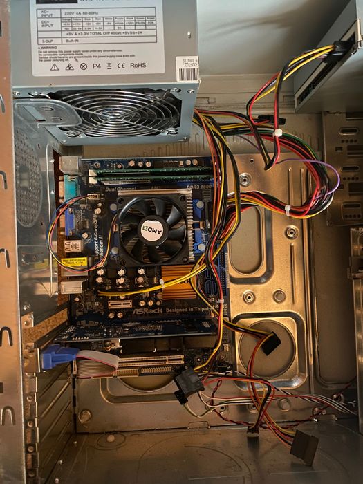 Компʼютер недорогий цілий або по запчастинах