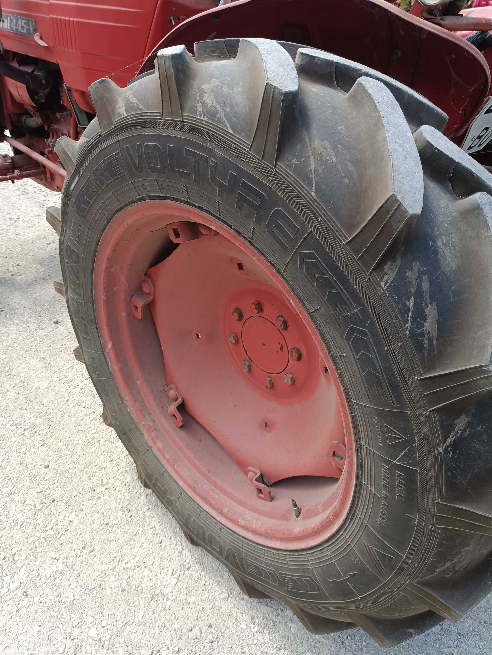 Продам трактор UNIVERSAL UTB 445 V