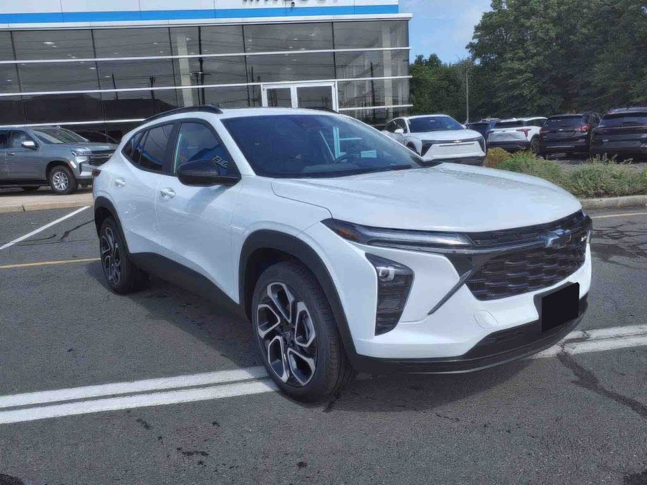 Chevrolet Trax RS with 2RS      2025