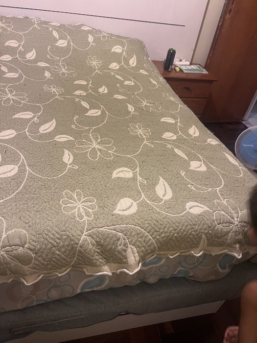 Cama casal medidas 160/140 com colchao 150euros sem colchao 100 euros