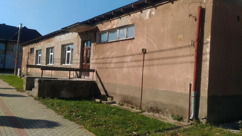 Działka w centrum Prostek z budynkiem o pow. 420 m2